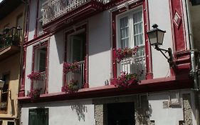 La Casa Roja de Saioa